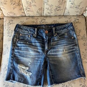 NEWLY LISTED AMERICAN EAGLE OUTFITTERS BLUE JEAN SHORTS 16 1/2” W -20  HIPS